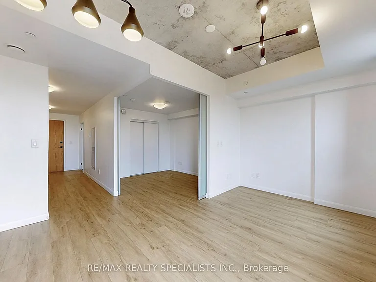 7 Erie Ave #809 — Photo 12