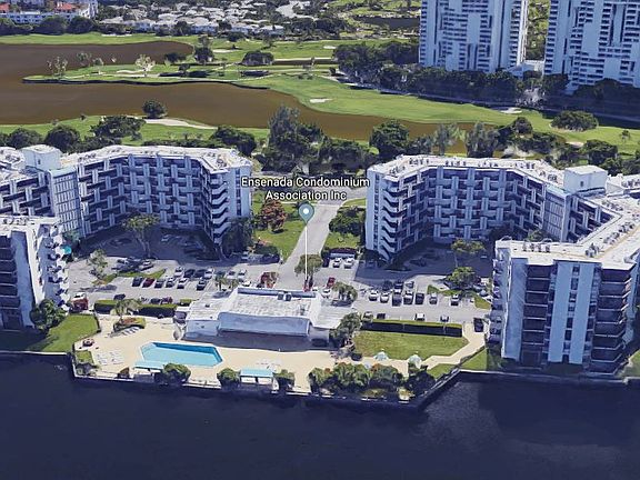 5th image of 3401 N Country Club Dr #4122