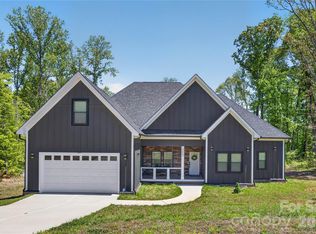 2002 Plain Field Dr, Bessemer City, NC 28016