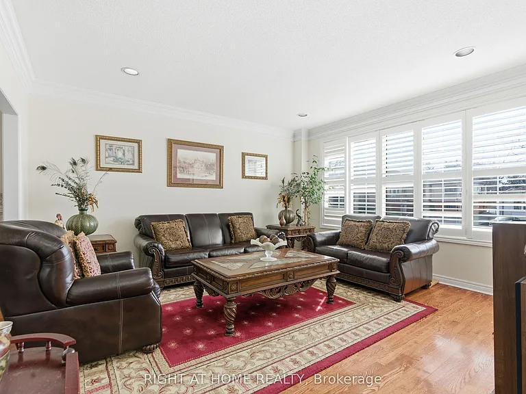 284 Maple Leaf Dr — Photo 12