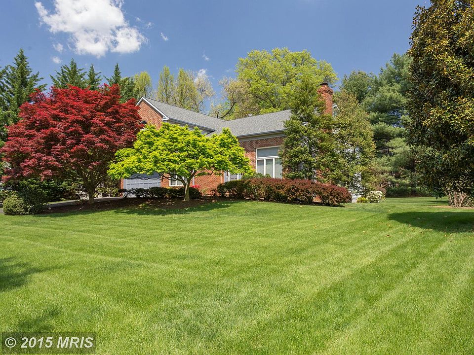 2nd image of 9404 Lakeside Dr