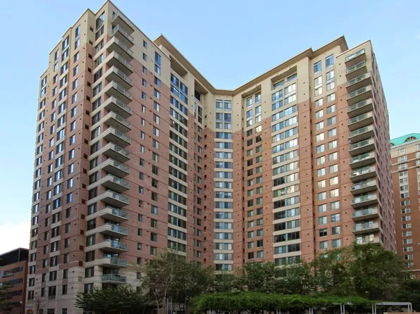 851 N Glebe Rd APT 310, Arlington, VA 22203