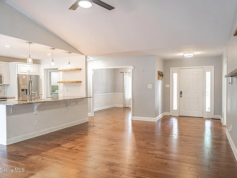 104 Juniper Creek Blvd — Photo 10