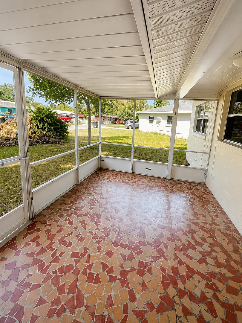 Beautiful 3BR/1BA Lakeland Home with Bonus Room Near Southeastern University! — Photo 4