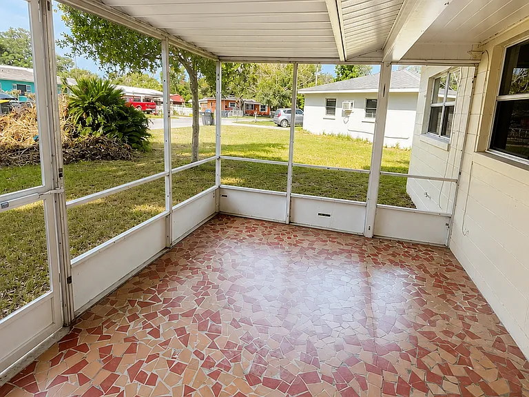 538 Norfolk Cir — Photo 4