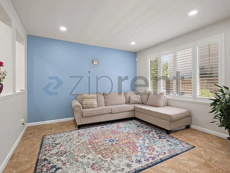 633 Farrington St — Photo 6