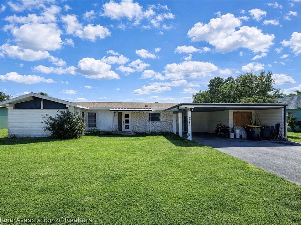 1st image of 211 Moon Glow Ave