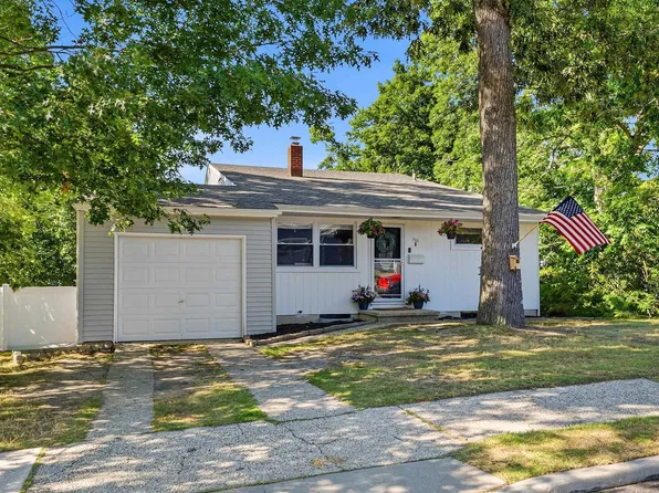 110 Pennsylvania Ave, Absecon, NJ 08201