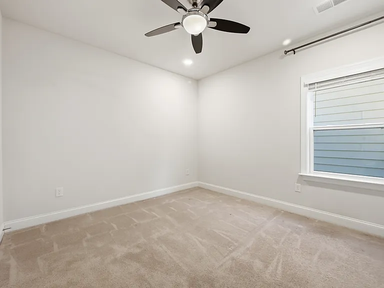 829 Summit Crest Ct — Photo 3