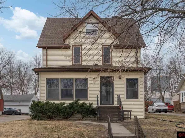 313 E 1st St, Janesville, MN 56048
