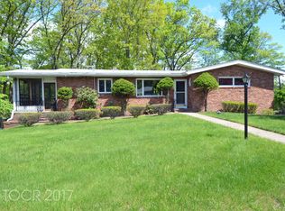 37 Hartwig Pl, North Haledon, NJ 07508