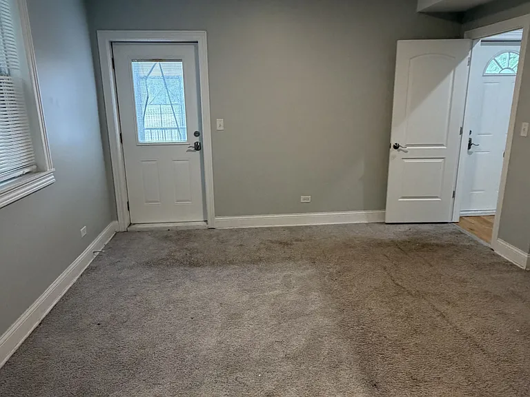 4933 S Prairie Ave #1 — Photo 10