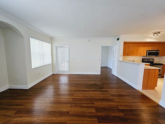 4th image of 601 Belmont Ln