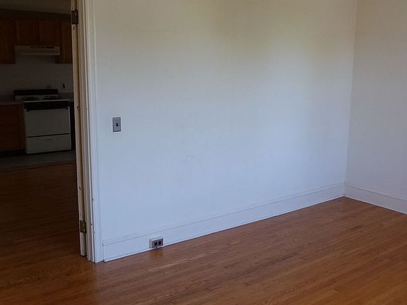 4th image of 4724 Warrington Ave