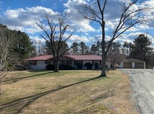 1084 W Main St, Hohenwald, TN 38462