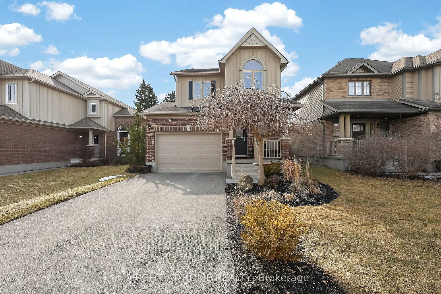 43 Burt Ave photo 1