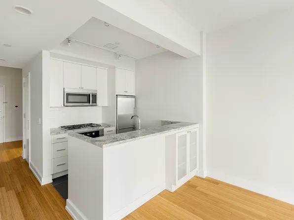 75 Clinton Street 9G image 3 of 9