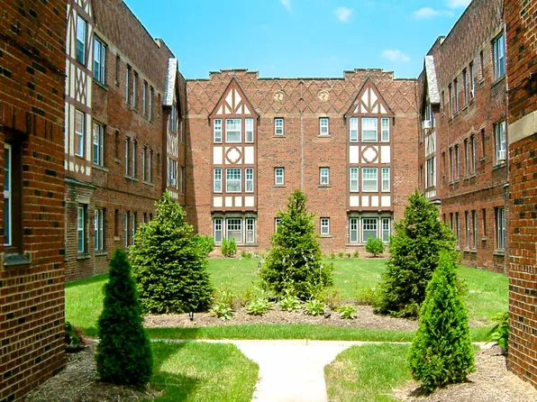 Essex-Morley and Barclay Apartments, 3435 Superior Park Dr #9, Cleveland, OH 44118