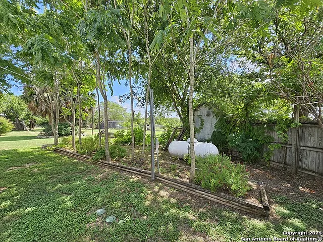 106 W Specht Rd — Photo 18