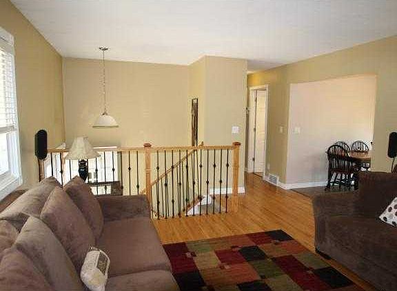 4th image of 1700 Dixon Dr