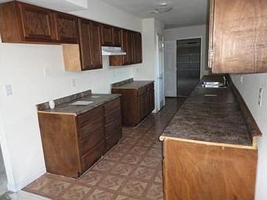 3rd image of 7417 Strathmore Dr