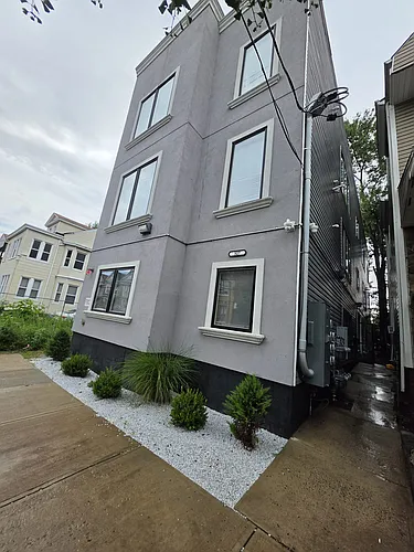 327 Hamilton Ave #303 Photo 1