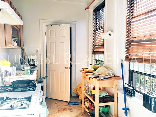 Rented by Sunrise Real Estate | media 54