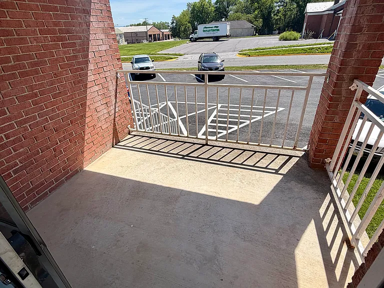 820 Locust St #3 — Photo 10