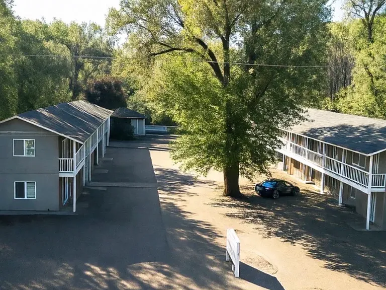 Aspen Creek Apartments — Photo 1
