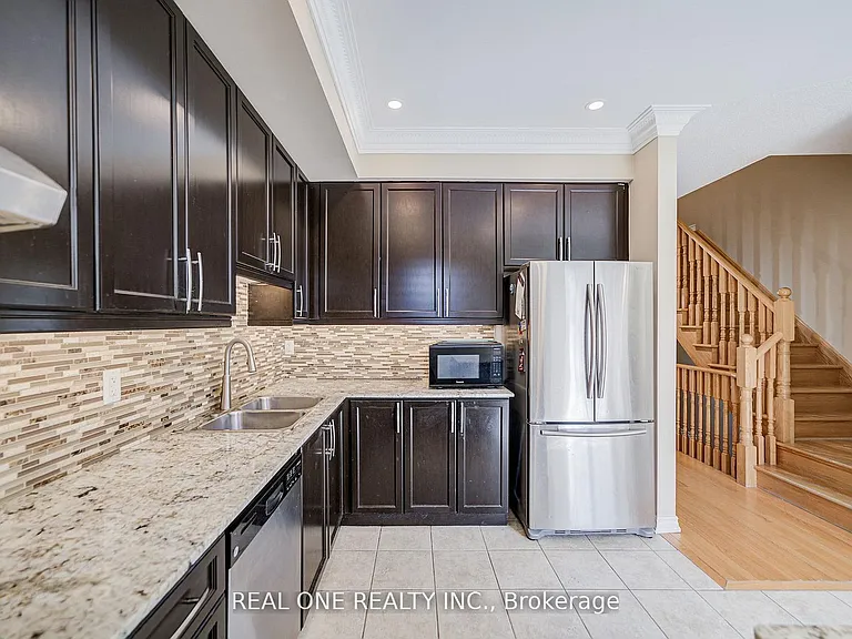 9 Ruskov Ln #UPPER — Photo 12