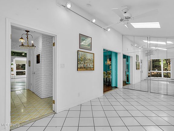 5th image of 8 Avalon Lane