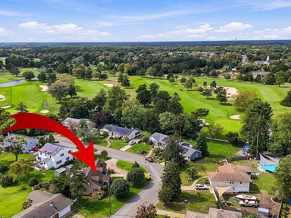 3rd image of 108 Carol Rd