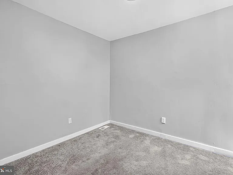 510 E Willard St — Photo 19