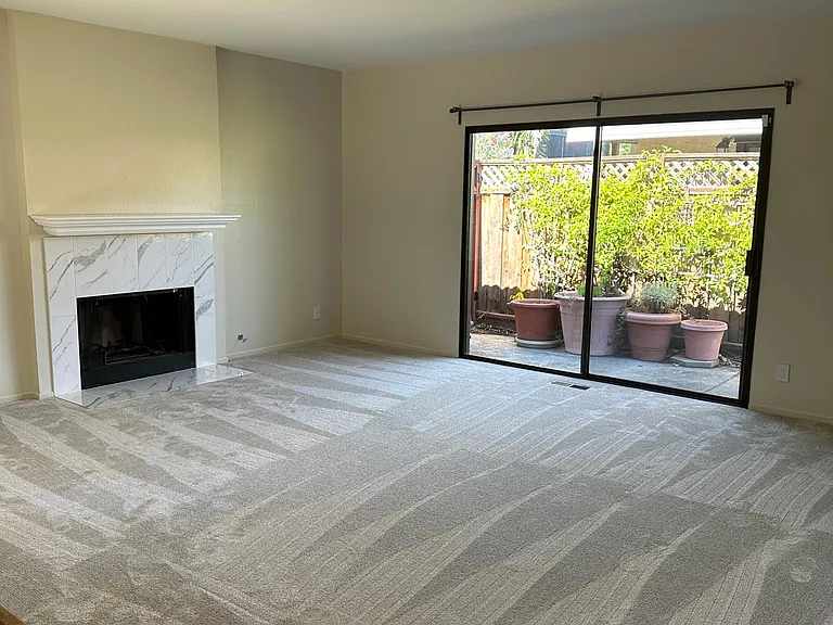 24 Doris Ct — Photo 2