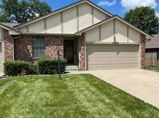2633 SW Arrowhead Rd #A, Topeka, KS 66614