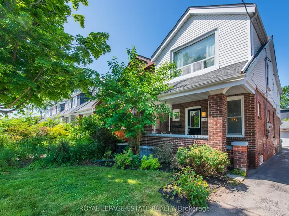 138 Woodmount Ave, Toronto, ON M4C 3Y8