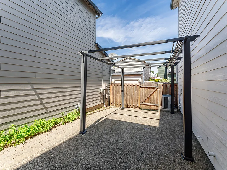 5231 SE Lone Oak St — Photo 41