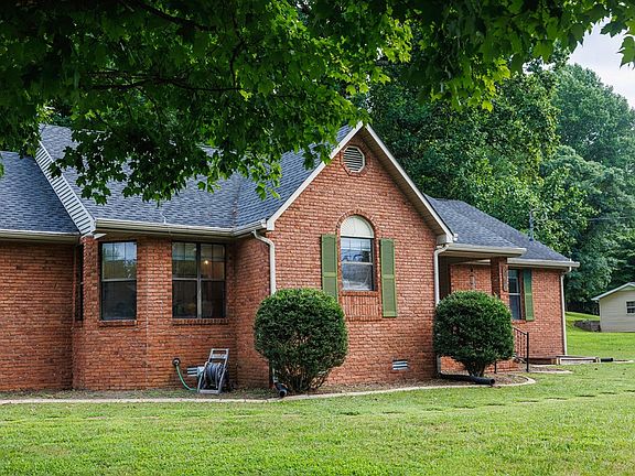 2nd image of 1562 Edgefield Ct