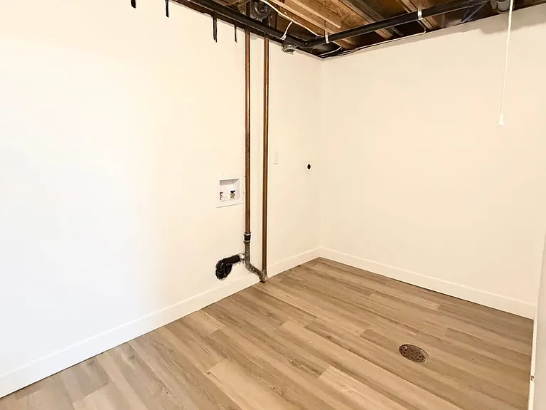 8548 W 62nd Pl — Photo 17