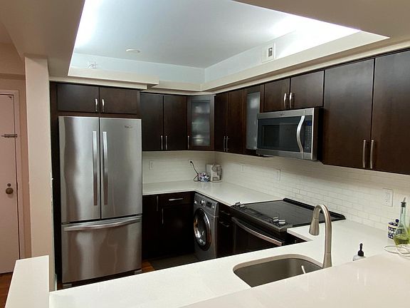 3rd image of 1805 Crystal Dr APT 203