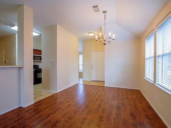 5th image of 1420 Kittyhawk Dr