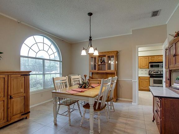 3rd image of 5024 Timberview Dr