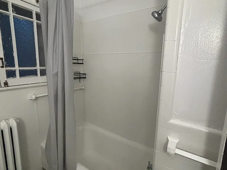 373 Elmwood - 6 — Photo 14