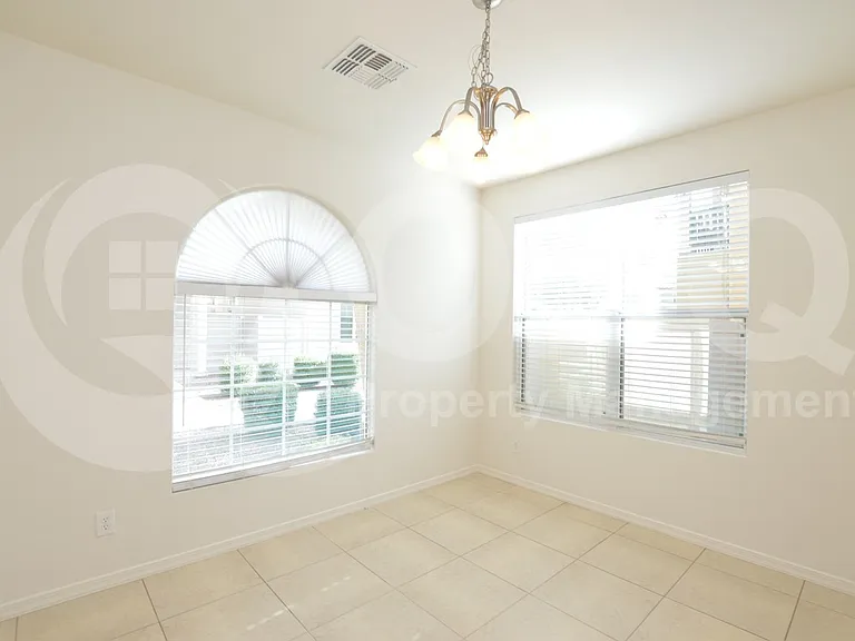 883 S Almira Ave — Photo 10