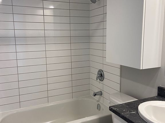 5th image of 40 Rose St #102