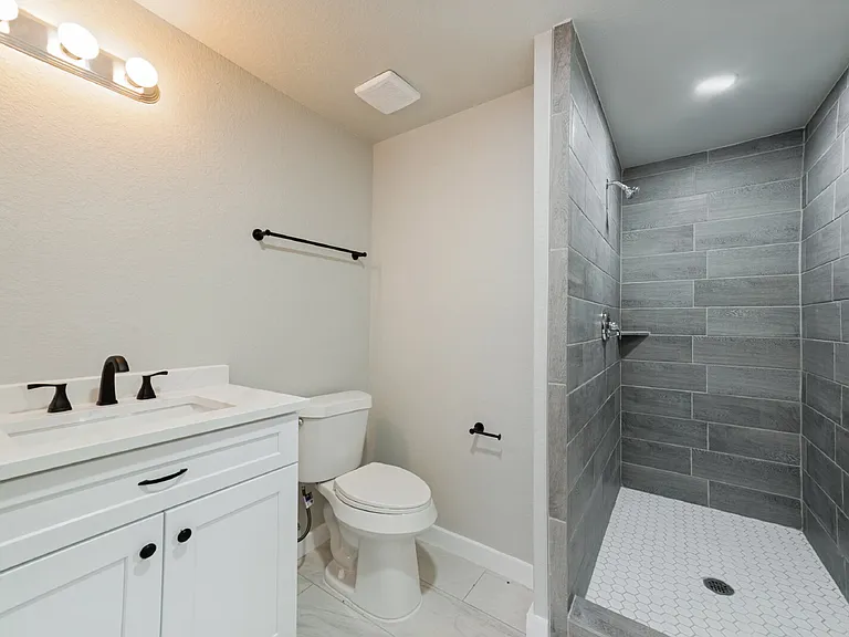 363 Beacon Ave — Photo 6