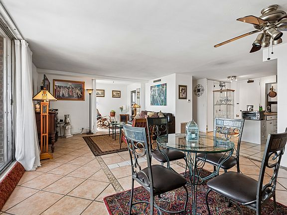 5th image of 5855 N Sheridan Rd APT 11J