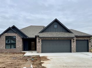 3020 S 7th Pl, Broken Arrow, OK 74012