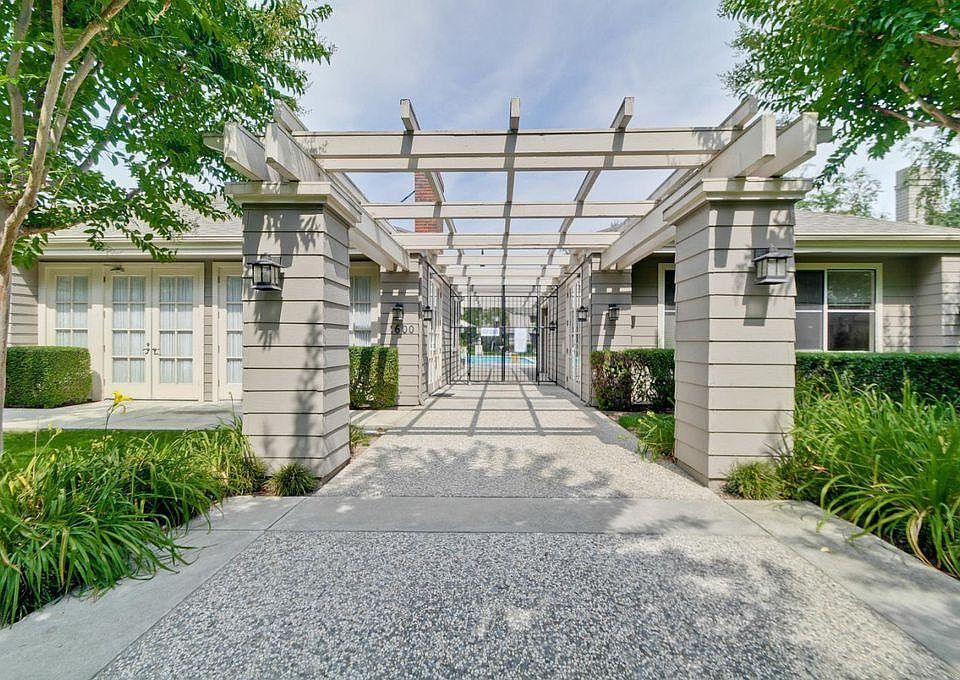 1st image of 1714 Parkview Green Cir
