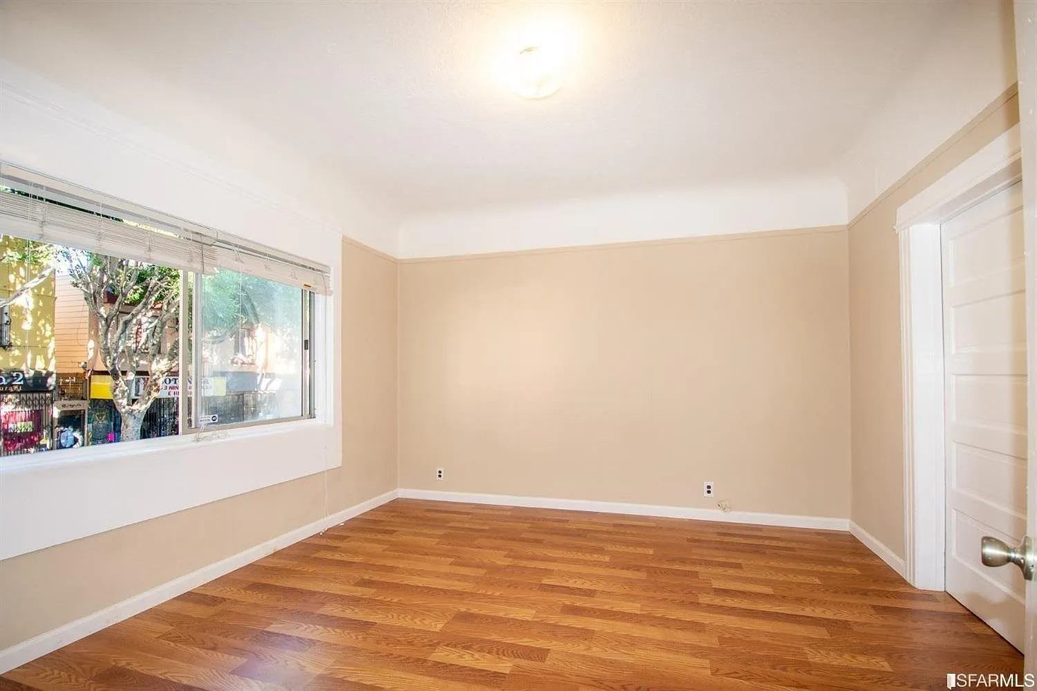 2 bed, 1.0 bath, 800 sqft, $4,100 — Photo 3